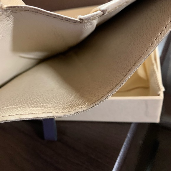 **SOLD** Louis Vuitton Azur women’s wallet - Picture 8 of 9